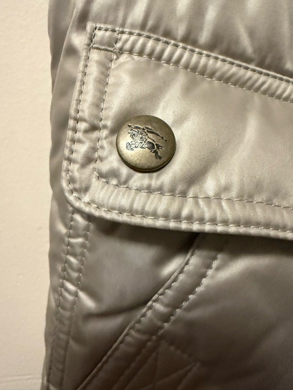 Burberry Beige Puffer Vest with Signature Check Lining - Picture 5 of 7